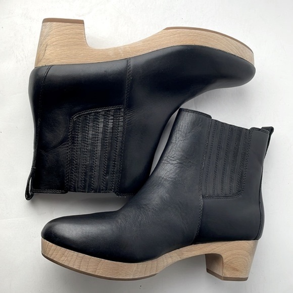 Madewell Black Ankle Boots - Picture 12 of 13
